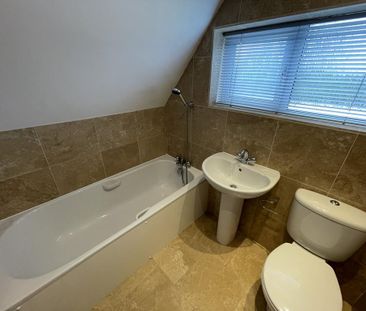 3 bedroom detached house to rent - Photo 3
