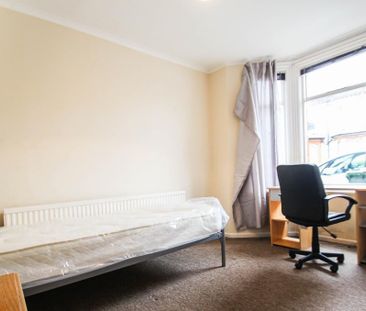 4 bedroom house to rent - Photo 3