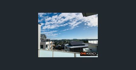 Light and Bright With Spectacular Views! - Photo 4