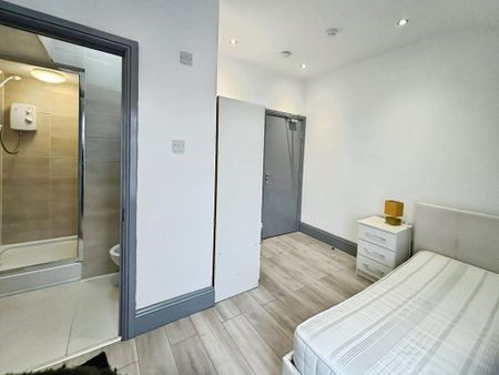 5 bedroom terraced house to rent - Photo 4