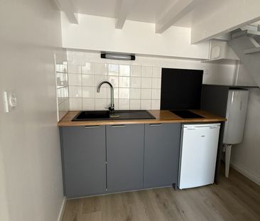 POITIERS PLEIN CENTRE BEAU TYPE 2 RENOVE DE 28 M2 - Photo 2