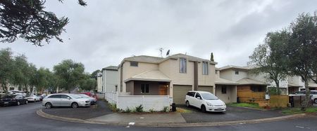 Large Townhouse 3 bedrooms with 2 bathrooms! - Photo 2