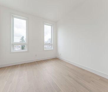 For Lease - 712 Eglinton Avenue, Toronto, Ontario - Photo 1