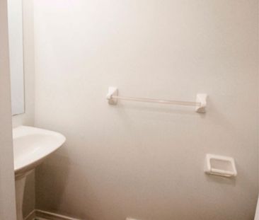 For Lease - 39 Aubergine Street, Richmond Hill, Ontario - Photo 3