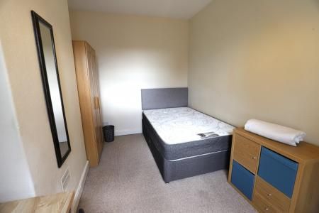 Liverpool Road, Newcastle-under-Lyme, ST5 - Photo 1