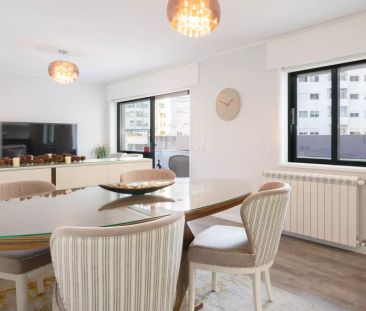 4-bedroom apartment for rent in Vila Nova de Gaia. - Photo 3