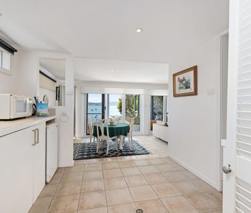 Breathtaking Waterfront Luxury - Photo 6