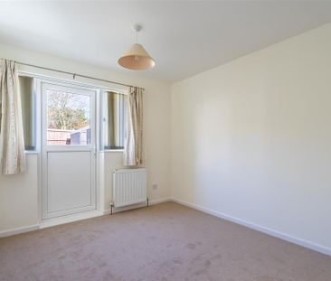 2 bedroom bungalow to rent - Photo 1