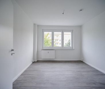 Frisch sanierte 4-Raum-Wohnung mit Balkon - Foto 1