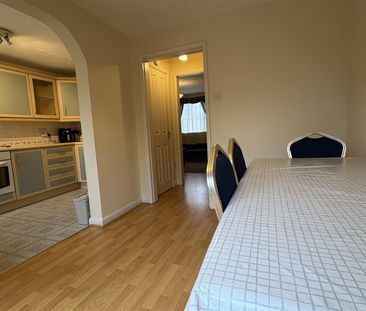 To Let - Photo 5