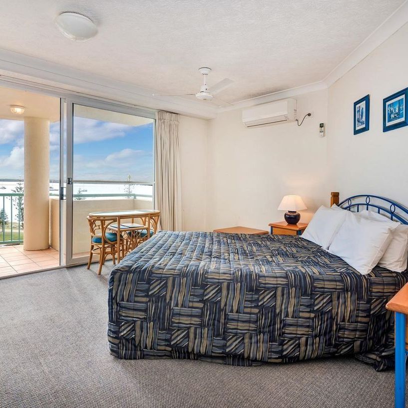 UNRESTRICTED WATER VIEWS - UNFURNISHED STUDIO APARTMENT - Photo 1