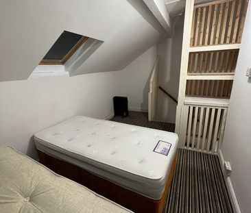 Room in a Shared House, St Hildas Mount, LS9 - Photo 3