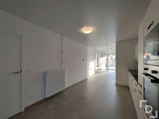 Volledig gerenoveerde woning met 4 slaapkamers en grote tuin - Foto 1