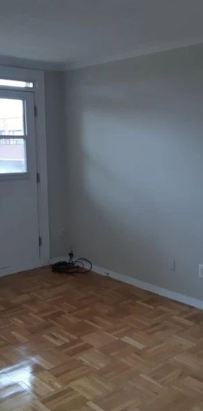 Roxbury Manor - Photo 1