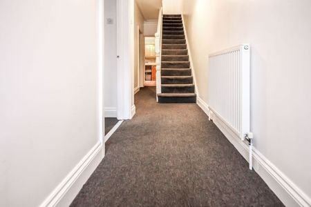 Latimer Road, Bournemouth - Photo 2