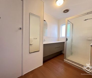 Renovated & Spacious 2 to 3 Bedroom duplex in Prime Ormiston Locati... - Photo 4