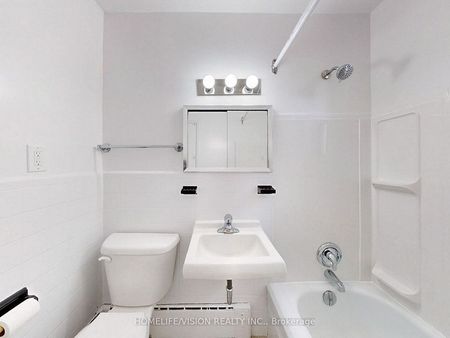 For Lease - 9901 Yonge Street Unit# 3, Richmond Hill, Ontario - Photo 4