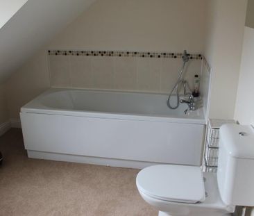 3 bedroom semi-detached house to rent - Photo 4