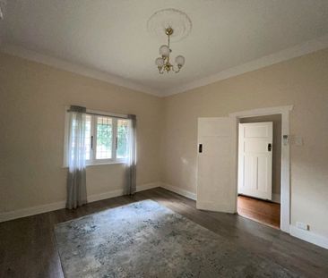 Spacious and cozy 2 bedroom home - Photo 3