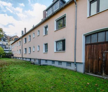 Wohnen mit Wohlfühlfaktor – Helle Vier-Zimmer-Wohnung mit Balkon in... - Foto 1