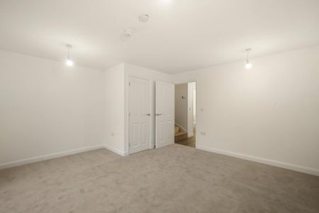 2 bedroom end of terrace house to rent - Photo 3