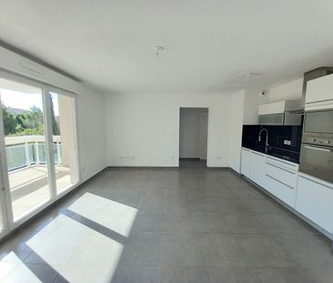 AIX LA DURANNE APPARTEMENT 3 PIECES TERRASSE ET PARKING, - Photo 2