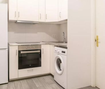 Room in a shared 5-bedroom apartment for rent in Justicia - Photo 6