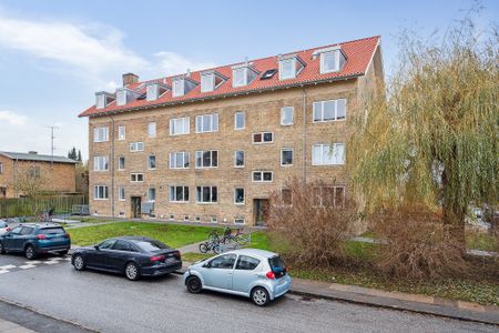 Stor 4 værelses taglejlighed med privat tagterrasse - Photo 3