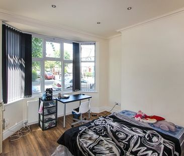 3 Bed - Ground & First Floor Flat, Winchester Avenue, West End, Lei... - Photo 2