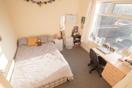 Grimthorpe Place ( Bed), Headingley, LS6 3JT, Leeds - Photo 4