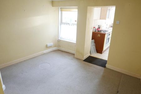 2 bedroom cottage to rent - Photo 2