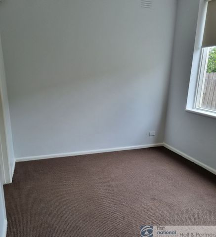 Ideally Located Flat - Photo 3