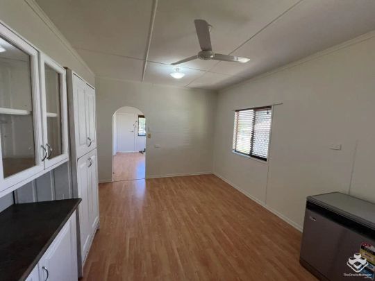 “Homely 3 Bed Cottage with Big Yard in ideal Ipswich location.” - Photo 1