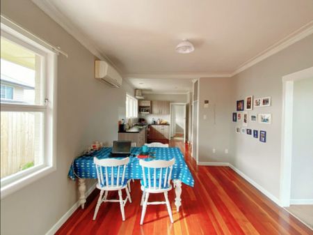 3 Bedrooms in Chartwell - Photo 3