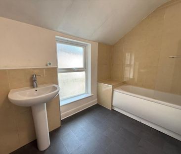 2 bedroom end of terrace house to rent - Photo 6