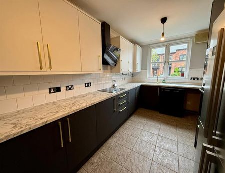 4 Bedroom Terraced To Let - Photo 5