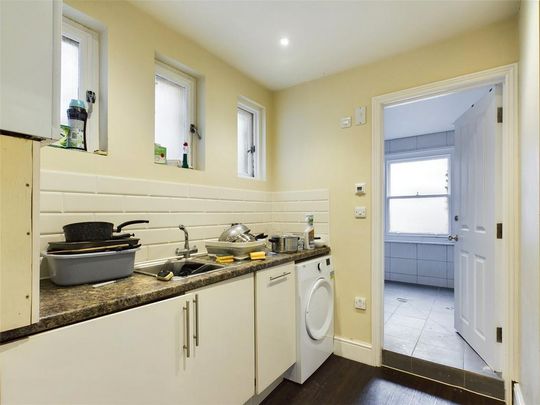 4 bedroom apartment to rent - Photo 1