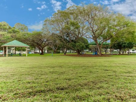 “Fresh & Inviting Residence” - Photo 2
