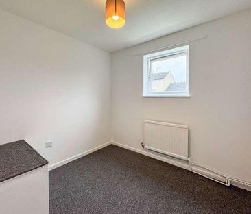 Crabtree, Paston, Peterborough, PE4 - Photo 2