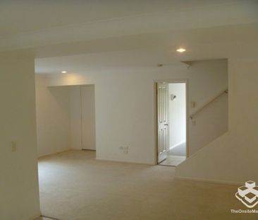 Spacious duplex townhouse - Photo 5