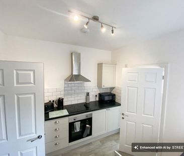 3 bedroom end of terrace house to rent - Photo 4