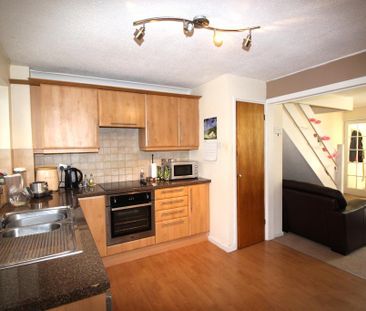 2 bedroom terraced house to rent - Photo 4