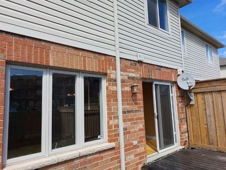 For Lease - 16 Magnificent Way, Hamilton, Ontario - Photo 5