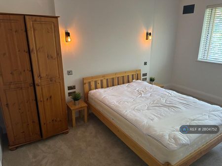 2 bedroom flat to rent - Photo 5