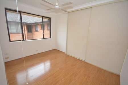 SPACIOUS 2 BEDROOM APARTMENT! - Photo 2