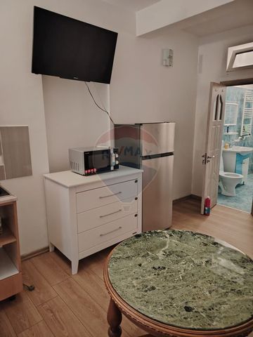 Garsoniera zona ultracentrala de închiriat - Fotografie 4