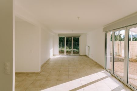 Location Appartement 4 pièces 103m² BIGANOS 33380 - Photo 2