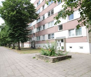 Einzug sofort möglich - 3-Raumwohnung mit Balkon - Photo 3