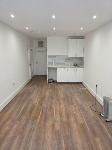 1 Bed Flat, Brentmead Place, NW11 - Photo 2