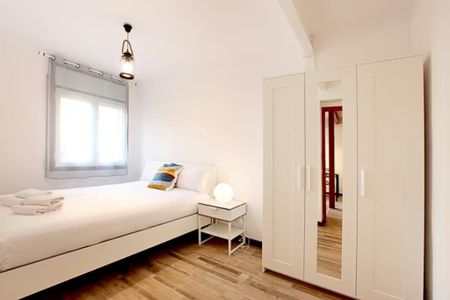 Carrer de la Constitució, Barcelona, Catalonia 08014 - Photo 3